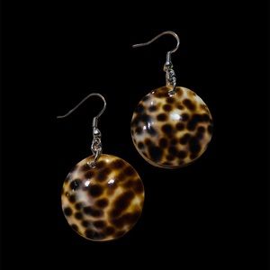Cowrie Circle Earrings (Shell)